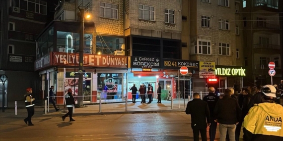 Kocaeli’de çöken apartmanın yakınındaki bir bina daha tedbiren boşaltıldı