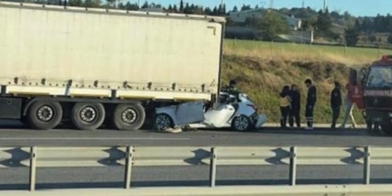 Kuzey Marmara Otoyolu’nda otomobil TIR’ın altına girdi: Bir can kaybı var