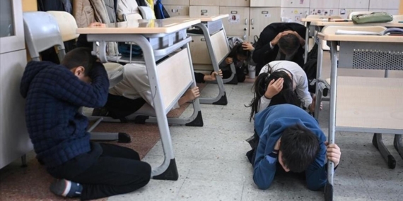 MEB afetlere karşı okullarda eş zamanlı tatbikat uygulayacak