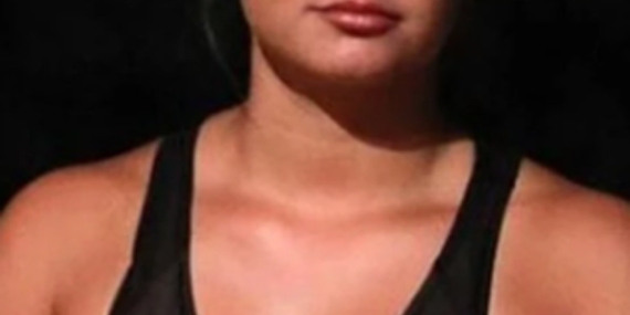 Önce başörtüsü sonra dekolte! Survivor Ayşe’den olay yaratan pozlar