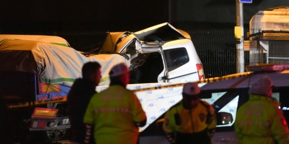 Polisten kaçtı TIR’a çarptı: 1 kişi öldü, 1 kişi yaralandı