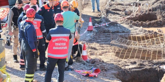 Sakarya’da kuyuya düşen işçi hayatını kaybetti