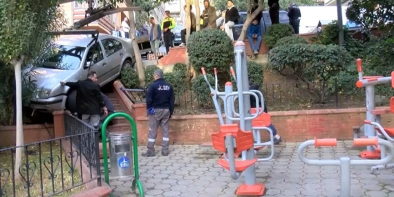 Şişli’de çocuk parkında faciadan dönüldü