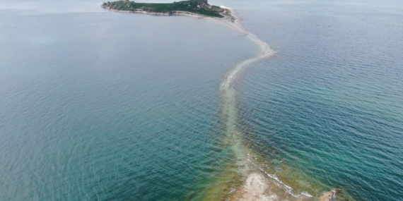 Su seviyesi düştü tarihi yol ortaya çıktı