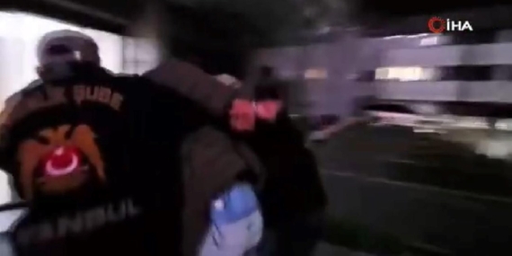 Tasma taktığı kadını sokak sokak dolaştırdı: İkisi de tutuklandı