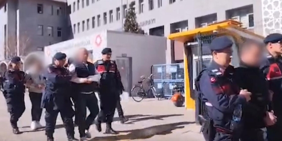 Trafik polislerine saldıran 3 kişi tutuklandı