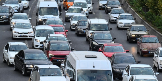 Trafikteki toplam araç sayısı 191 bin 406 arttı