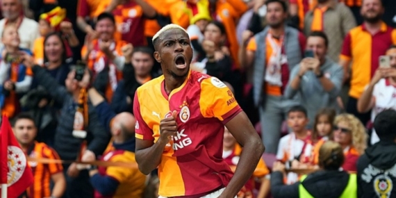 Victor Osimhen, Okan Buruk’u yakaladı
