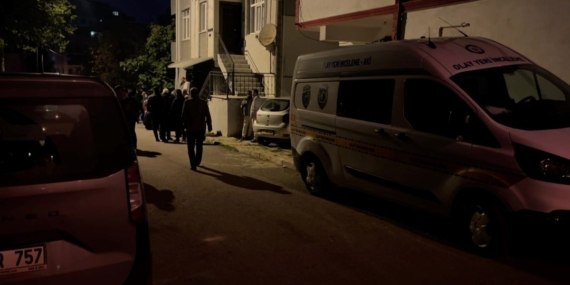 Yanlışlıkla kızını vurunca canına kıydı