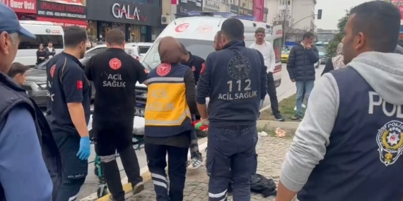 Yolun karşısına geçmeye çalışan kardeşlere otomobil çarptı