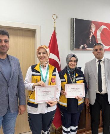 112 personelinin telefonla yönlendirdiği baba eşine doğum yaptırdı