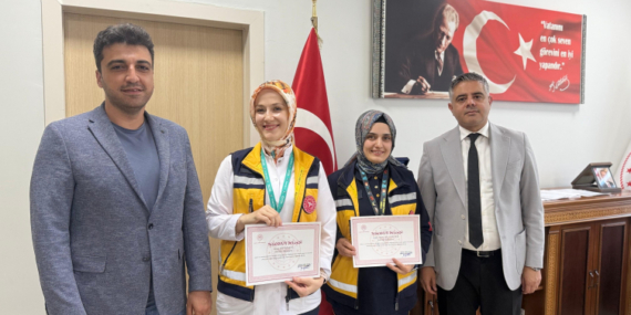 112 personelinin telefonla yönlendirdiği baba eşine doğum yaptırdı