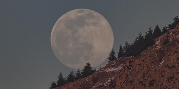 50 yıllık Ay kayasında tarihi sır: Ay’dan bile eski kalıntı bulundu