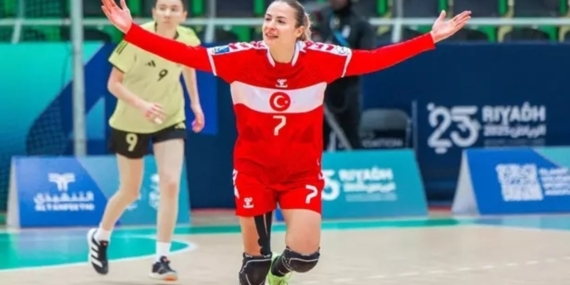 A Milli Kadın Hentbol Takımı Özbekistan’ı yenerek adını finale yazdırdı!