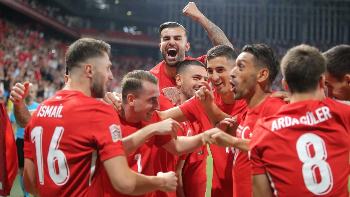 A Milli Takım'ımız Bursa'da 3 puan peşinde! İşte Montella'nın Bulgaristan maçı muhtemel 11'i