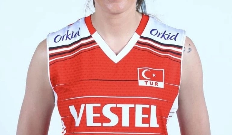 Acun Ilıcalı açıkladı: Milli voleybolcu Survivor'da!