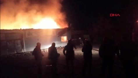 Amasya’da soğan deposu alev alev yandı