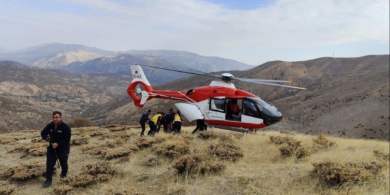 Ambulans helikopter uçurumdan düşen kişi için havalandı
