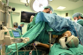 Ameliyat masasında İstanbul'u gezdi