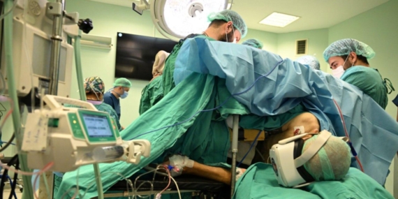 Ameliyat masasında İstanbul’u gezdi