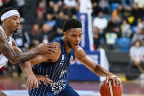 Anadolu Efes'e büyük şok! Yıldız oyuncu Dozier 6 hafta yok