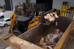 Antalya'da 25 ton son kullanma tarihi geçmiş tavuk ele geçirildi