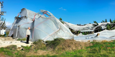 Antalya'da hortum nedeniyle seralar hasar gördü