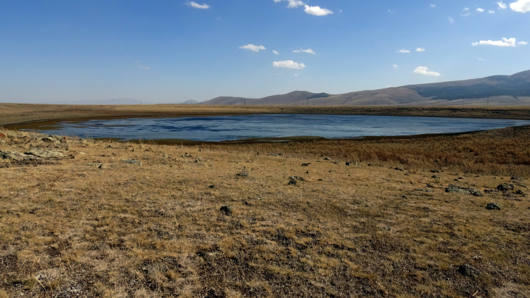 Asboğa Gölü'nde su 60 metre çekildi