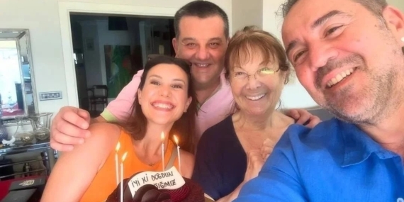 Ata Demirer Paris’te aşka geldi