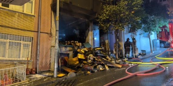 Bağcılar’da iş yerinde çıkan yangında 1 kişi yaralandı