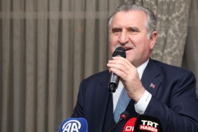 Bakan Bak: İstanbulda amatör futbol kulüplerinin tesisleşmesine çok büyük yatırım yapacağız