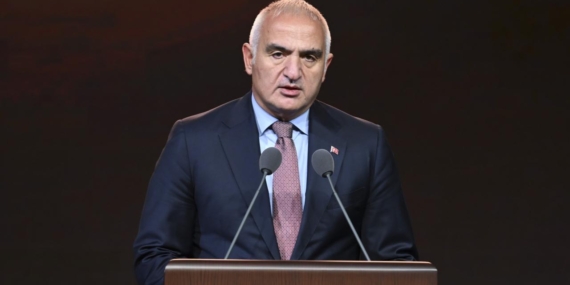 Bakan Ersoy: Ayasofya’da zemin tamamen korunmuş durumda