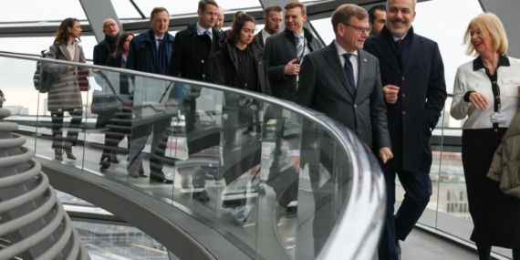 Bakan Fidan Almanya Federal meclis binasını ziyaret etti