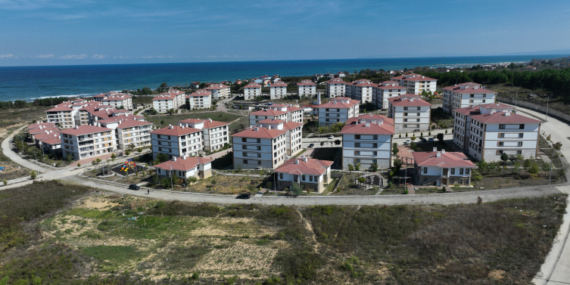 Bakan Kurum, Sakarya’da TOKİ ile ev sahibi olan vatandaşların görüntülerini paylaştı