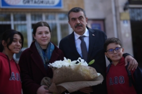 Bakan Tekin'den öğretmenlere mektup: Her çocuğun geleceği size emanet