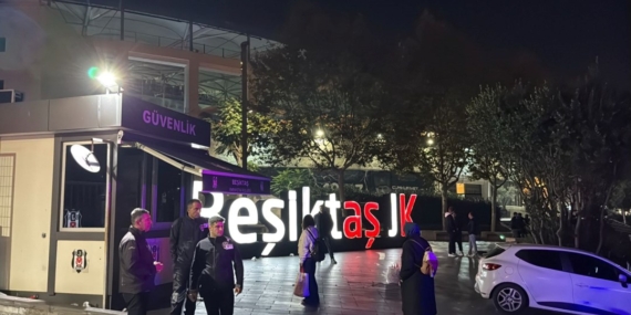 Beşiktaş’ta derbi öncesi taraftar arasında silahlı kavga