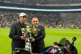 Beşiktaş'tan Toprak Razgatlıoğlu'na anlamlı hediye!