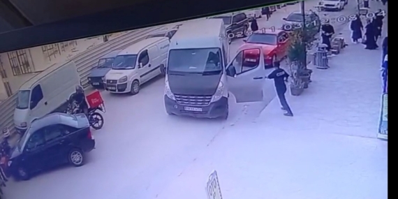 Bir anda hareket etmeye başladı, otopark görevlisi son anda yetişti
