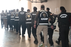 'Buluşma tuzağı' kuran dolandırıcılık çetesi çökertildi