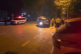 Bursa'da motosiklet ile otomobil çarpıştı: 2 yaralı