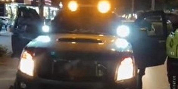 Çakarlı araç kullanan sürücüye 276 bin lira ceza