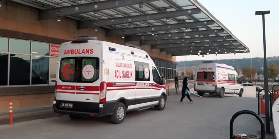 Çorum’da iki otomobil çarpıştı, 1 kişi öldü, 4 kişi yaralandı