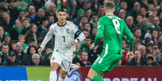 Cristiano Ronaldo kırmızı kart gördü, İrlanda evinde Portekiz’i devirdi!