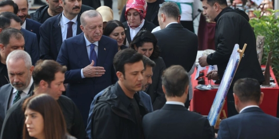 Cumhurbaşkanı Erdoğan’dan esnaf ziyareti