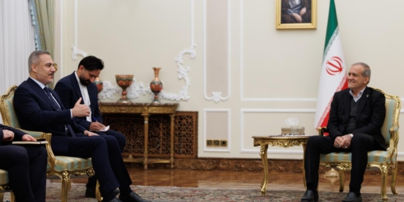 Dışişleri Bakanı Fidan, İran Cumhurbaşkanı Pezeşkiyan ile görüştü