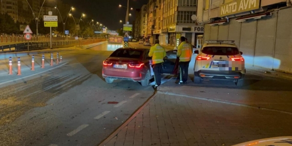 Ehliyetsiz sürücünün aracını almaya gelen arkadaşı da ehliyetsiz çıktı