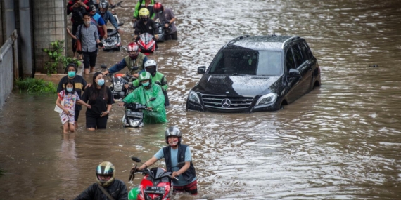 Endonezya’da şiddetli yağışların yol açtığı afetlerde ölenlerin sayısı 79’a yükseldi