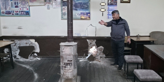 Erzincan’da yıkım faciasından dönüldü: Müşteriler çaylarını bırakıp canlarını kurtardı