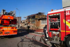 Erzurum'da iki katlı evde patlama meydana geldi: 1 yaralı