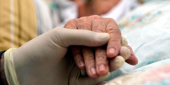 Evde bakım yardımı ödemeleri hesaplara yatırılmaya başlandı